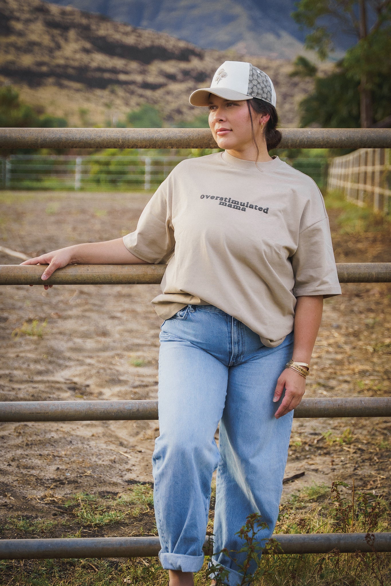 OVERSTIMULATED MAMA - Oversize Tee