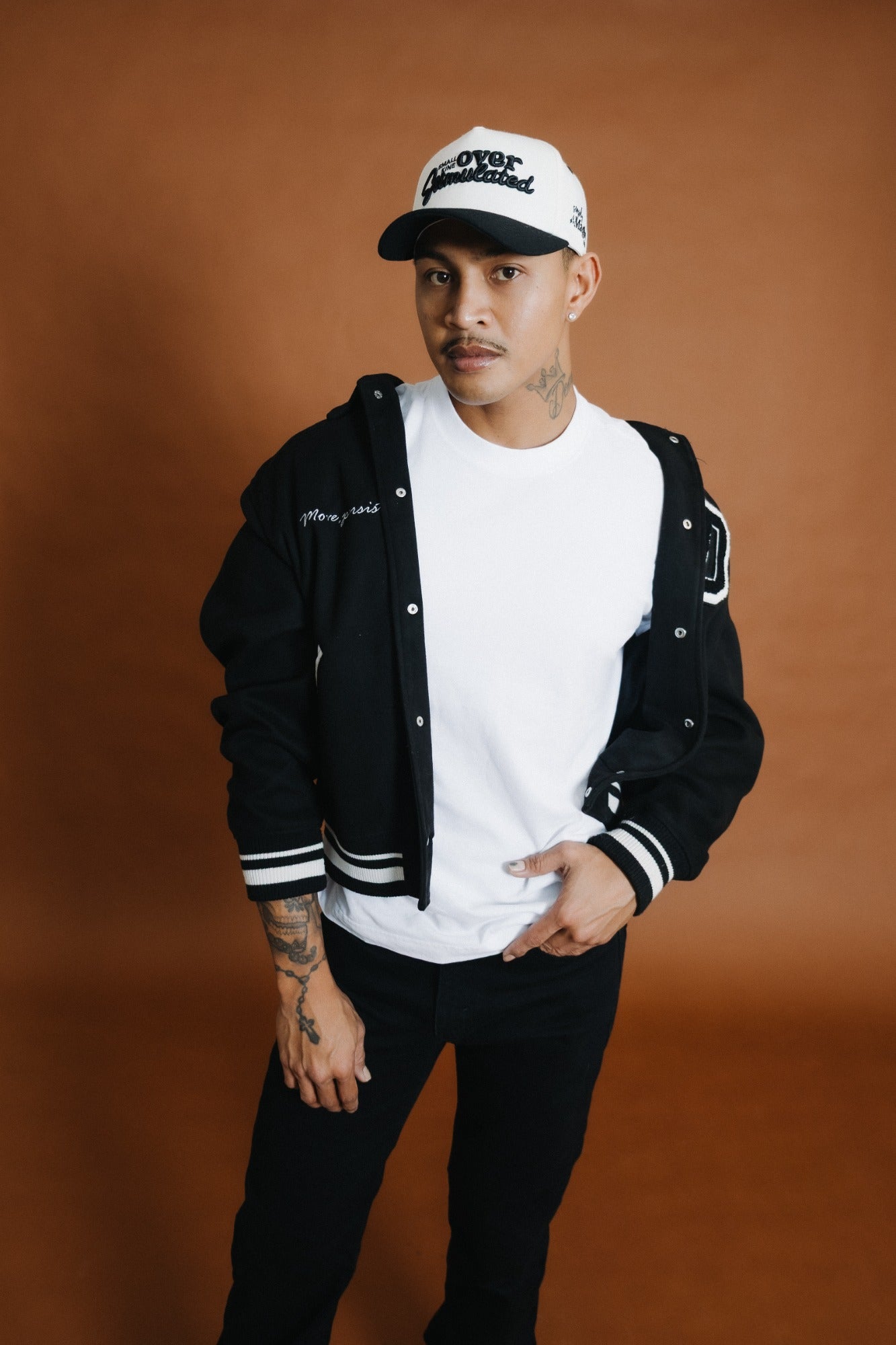 SMALL KINE OVERSTIMULATED - Cream/Black