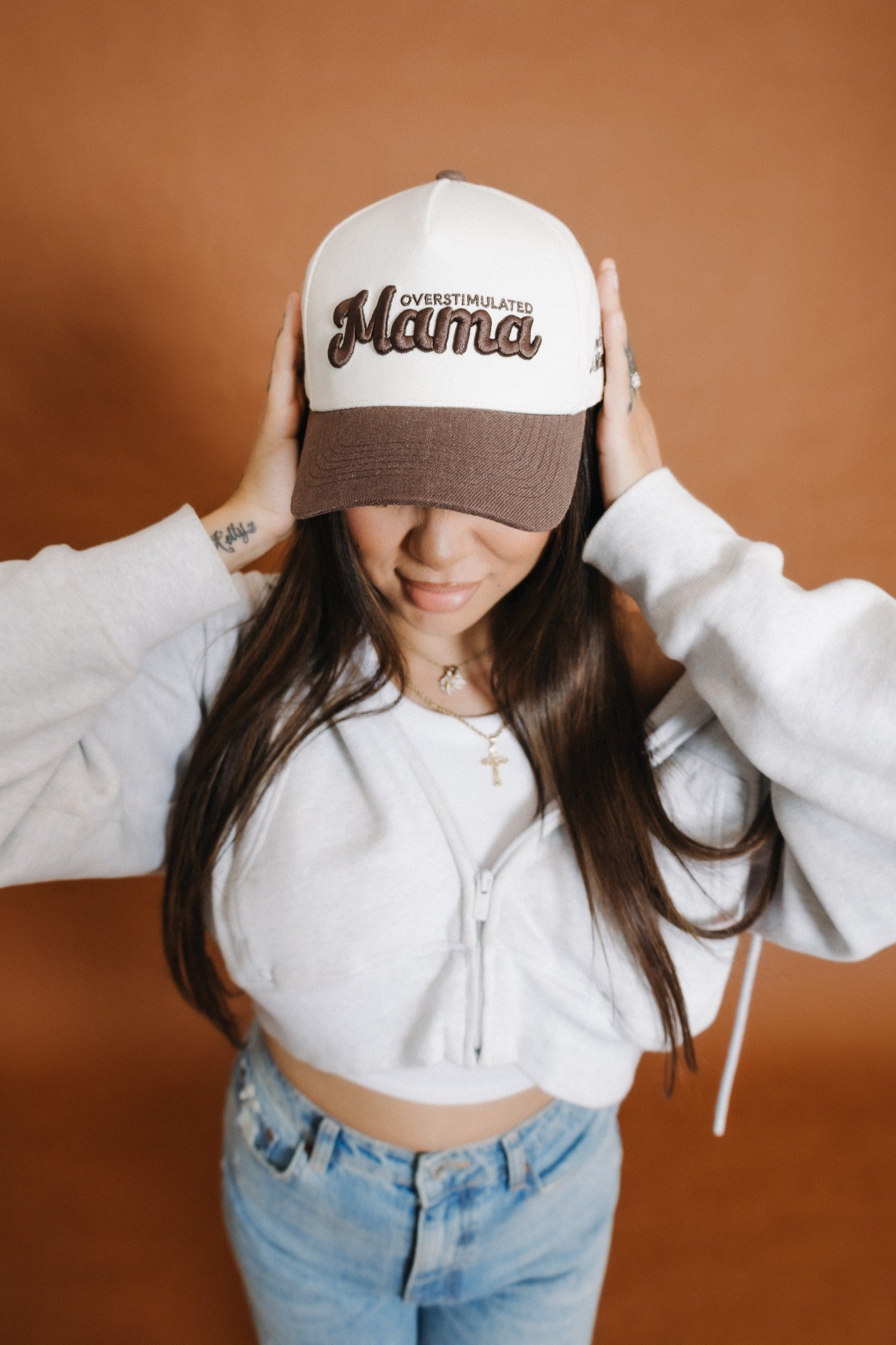 OVERSTIMULATED MAMA - Cream/Brown