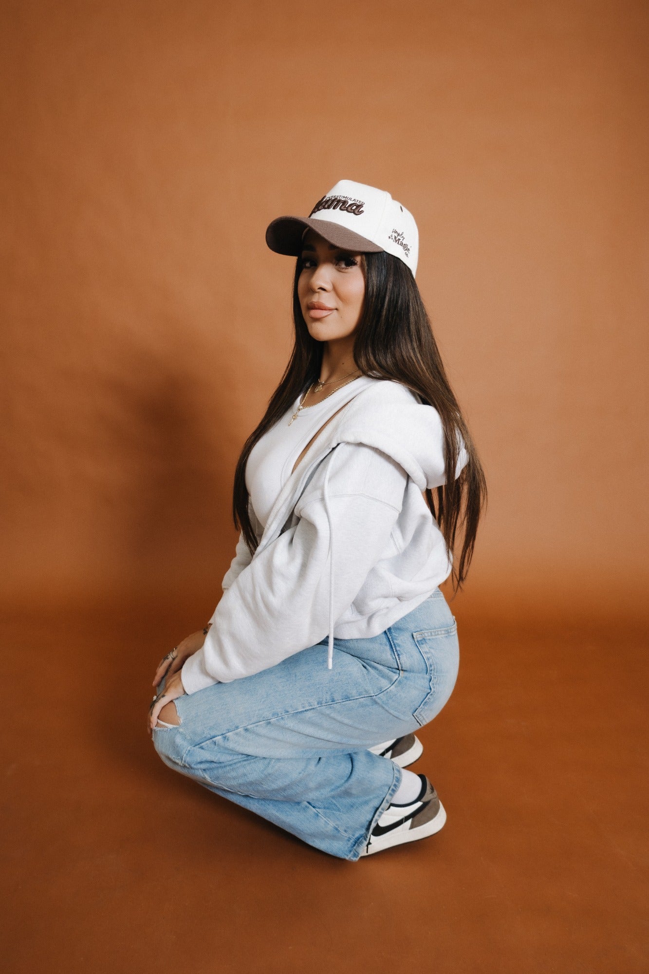 OVERSTIMULATED MAMA - Cream/Brown