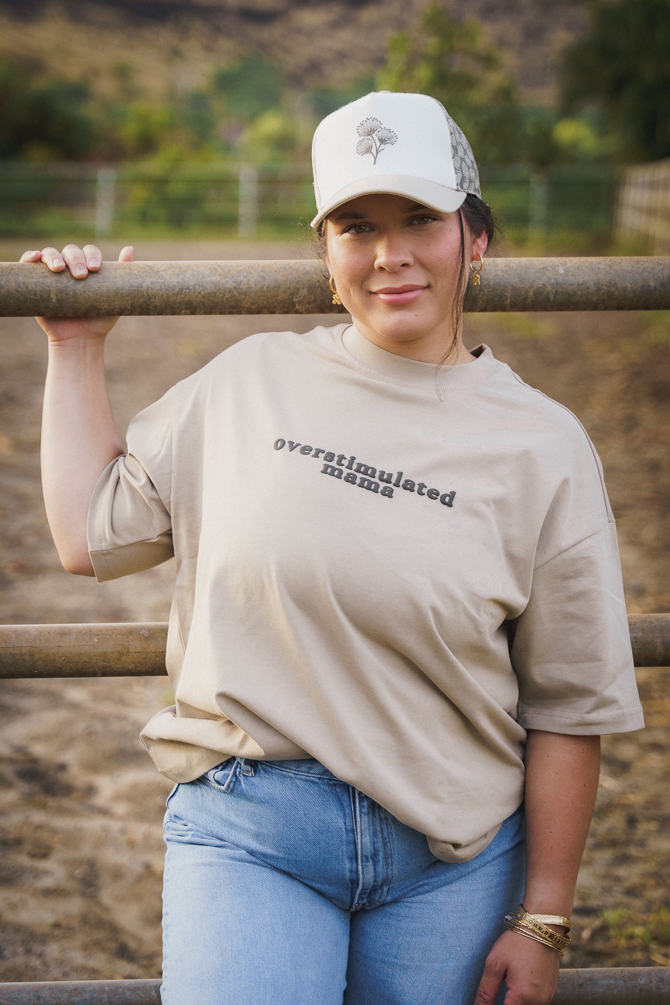 OVERSTIMULATED MAMA - Oversize Tee