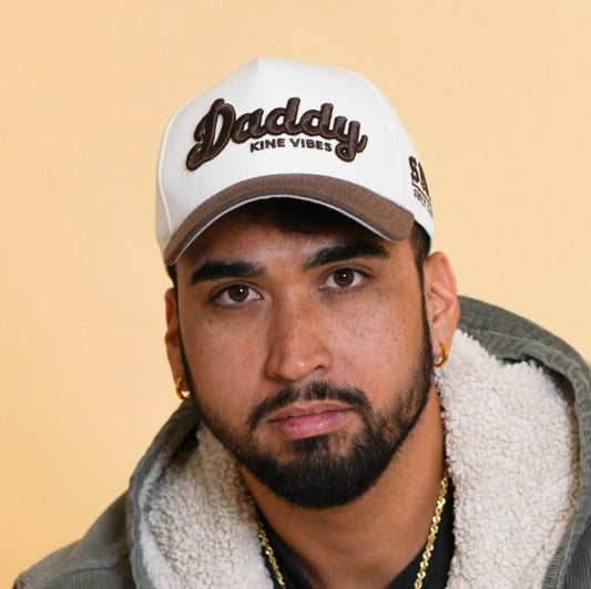 DADDY KINE VIBES - Cream/Brown